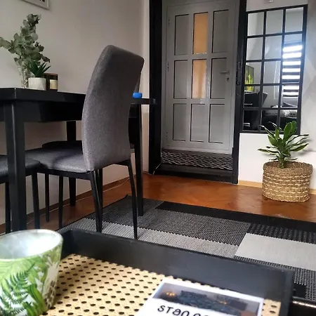 House Lola *